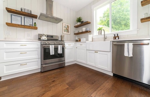 Lexington Casa | Fully Renovated Modern Farmhouse near Lexington