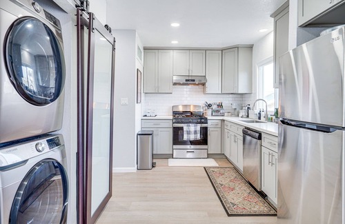 Oakland Apartamento | Fully Renovated Oakland Retreat: 4 Mi to Downtown!