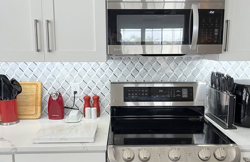 Vista East Casa | Fully renovated, on a lake, and close to Orlando Attractions