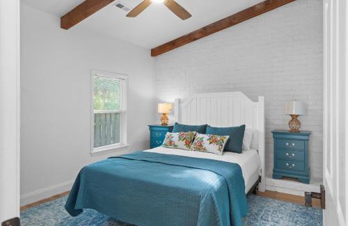 Myrtle Beach Casa | Fully Renovated Pool Home 2 min to beach!