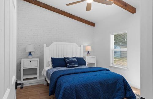 Myrtle Beach Casa | Fully Renovated Pool Home 2 min to beach!