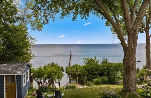 Oro-Medonte Cabina | Fully Renovated Waterfront Cottage on Lake Simcoe 1 hr from the GTA