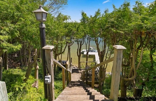 Oro-Medonte Cabina | Fully Renovated Waterfront Cottage on Lake Simcoe 1 hr from the GTA