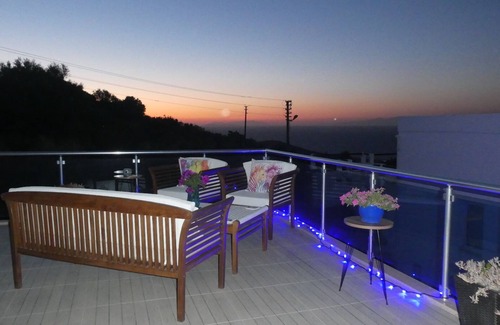 Koyunbaba Villa | Magníficamente equipado, Villa con bar, piscina propia y vistas al mar, Wifi.