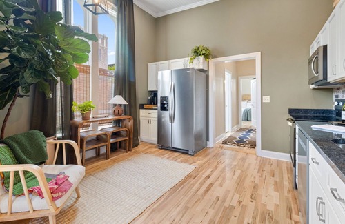 Elizabeth City Apartamento | Fully restored historic apartment in Downtown Elizabeth City
