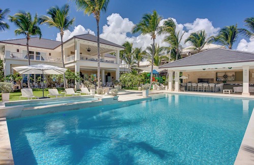 Punta Cana Villa | Fully Staffed Beachfront Gem for 20 guests