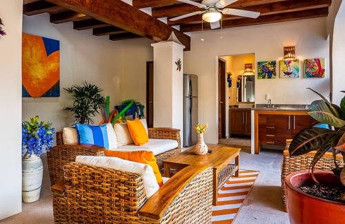 Lazaro Cardenas Villa | Casa TC Vallarta 7 nuevas suites / piscina en el corazón de Puerto Vallarta