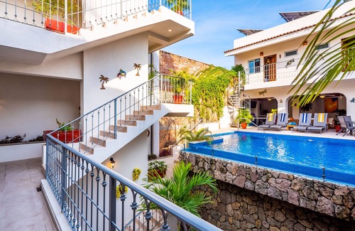 Lazaro Cardenas Villa | Casa TC Vallarta 7 nuevas suites / piscina en el corazón de Puerto Vallarta