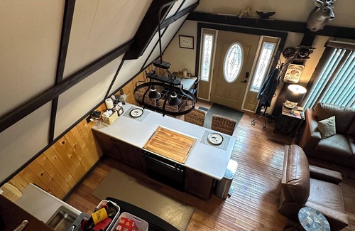 Rapid City Cabina | Fun 3-bedroom cabin Close to Keystone, Hill City, Rushmore, Pactola & ATV Trails