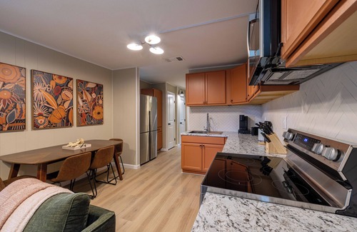 Somerville Casa | Fun 3-bedroom Fully Fenced Lake Getaway- Awesome Outdoor Space!
