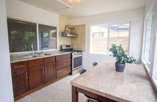 La Palma Casa | Fun and Central SoCal Home with WiFi, AC
