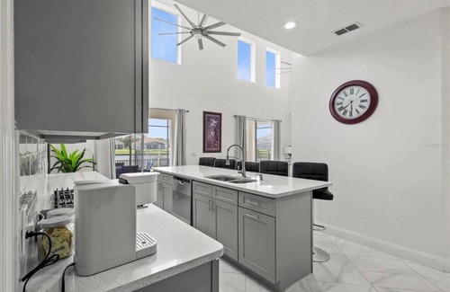 Crescent Lakes Apartamento | fun and cozy house near Disney