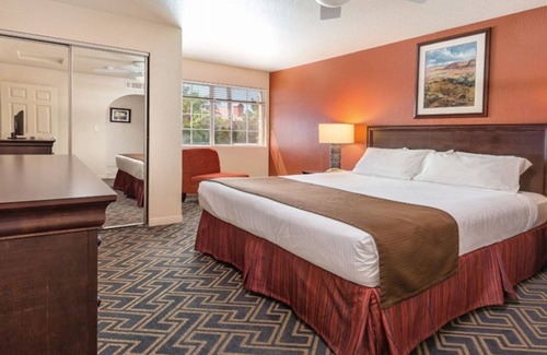 Paradise Complejo | Fun awaits you! Luxury 1BR Condo MINUTES From Vegas Strip
