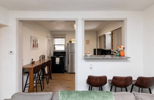 Des Moines Casa | Fun Backyard ~Close to Downtown~Pet Friendly~4BDRM