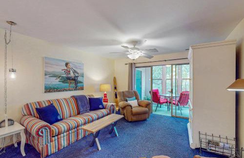 Hollister Apartamento | Fun Canvas and Cove Condo