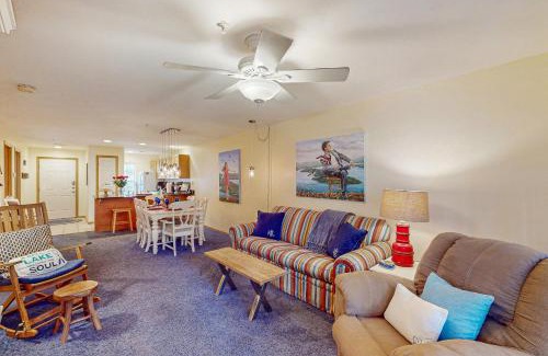 Hollister Apartamento | Fun Canvas and Cove Condo