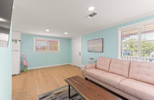Gulf Shores Cabaña | Fun cottage in a fantastic Gulf Shores location! Close to the beach!