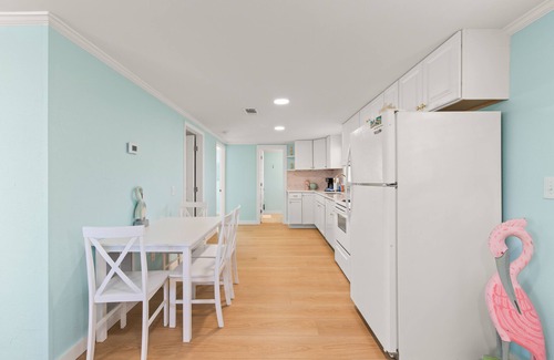 Gulf Shores Cabaña | Fun cottage in a fantastic Gulf Shores location! Close to the beach!