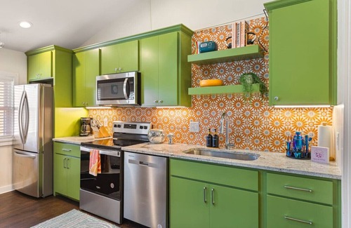 Greenwood Condominio | Fun & Fabulous - Walk to Bars, Coffee & Restaurants