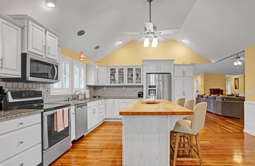 Savannah Casa | Fun Family Friendly, 4bd/3.5ba, Near Tybee & Savannah, Game Room, Sleeps 10