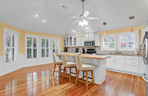 Savannah Casa | Fun Family Friendly, 4bd/3.5ba, Near Tybee & Savannah, Game Room, Sleeps 10