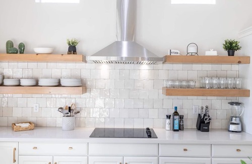 Glendale Casa | Fun Filled Stadium Getaway w/ Heated Pool & Golf