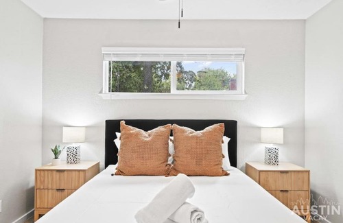 Cherrywood Apartamento | Fun For All in Modern Apt Pool and Grill and Dog Park