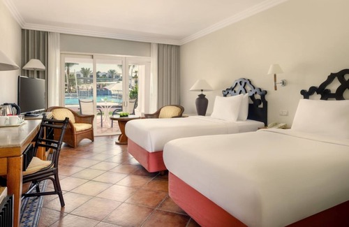 Sharm El Sheikh Complejo | Fun for the Whole Family l 4 Pool-view Rooms, Kids Club, Spa & Dining Options