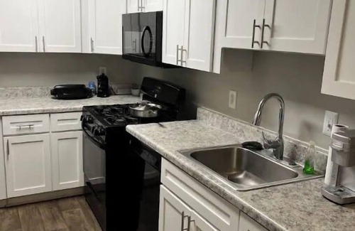 Greensboro Apartamento | Fun Friendly 2 bedroom.
