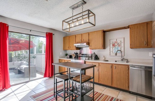 Oxbow Casa | Fun House near Fiesta Tx UTSA Pet-Friendly Getaway
