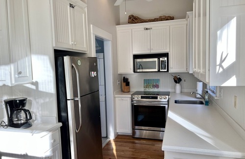 Sunnyside Cabaña | Fun in the Sun: 2 Bedroom Cottage Carillon Beach FUN IN THE SUN