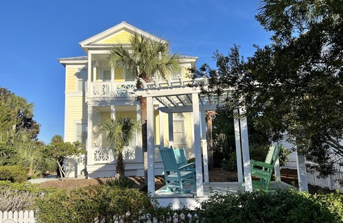 Sunnyside Cabaña | Fun in the Sun: 2 Bedroom Cottage Carillon Beach FUN IN THE SUN