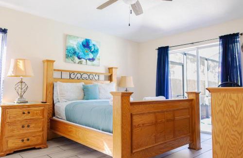 Lake Berkley Villa | Fun Packed 5 Bedroom Villa PoolSpa Game Room