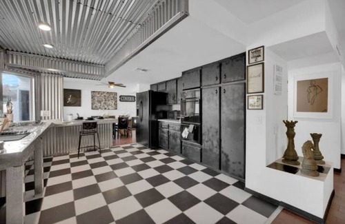 Chinatown Casa | FUN Villa very Close to the strip !!!