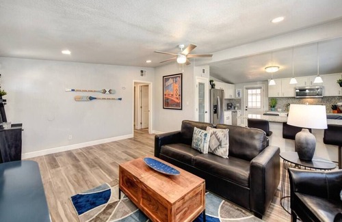 Sacramento Casa | Fun West-Sac Home Near the River With Hot Tub