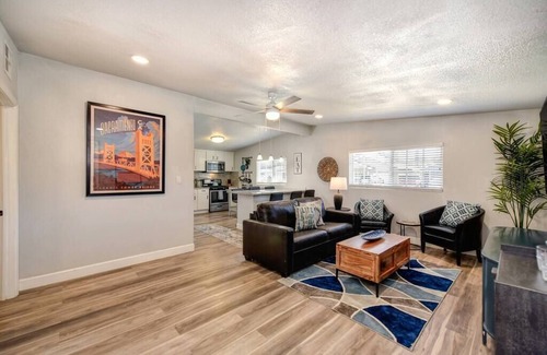 Sacramento Casa | Fun West-Sac Home Near the River With Hot Tub