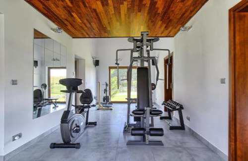 Ryn Casa | Funaberia -25 hektarowa luksusowa posiadłość z basenem, jacuzzi, sauną, boiskiem wielofunkcyjnym