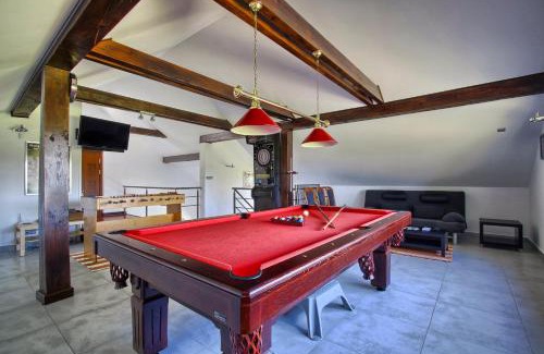 Ryn Casa | Funaberia -25 hektarowa luksusowa posiadłość z basenem, jacuzzi, sauną, boiskiem wielofunkcyjnym