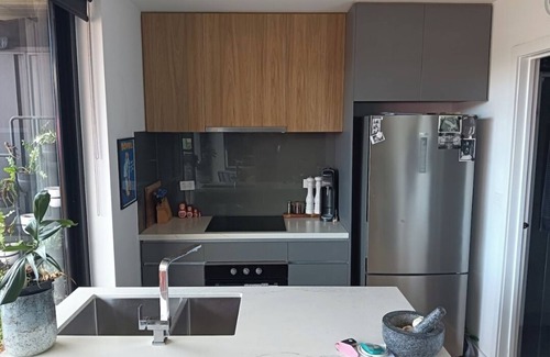 Preston Apartamento | Funky 1 Bedroom / studio in awesome Preston. Very close to Tram and Trains