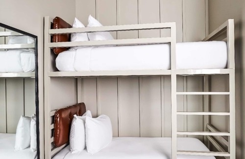 East Nashville Hotel | Funky Boutique Room w/ Floor-to-Ceiling Views Near Nashville Sights!