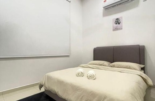 Sungai Tiram Casa | Funkyvila2 9PAX Near IIUM, KMC, TarC, BBQ, PS4