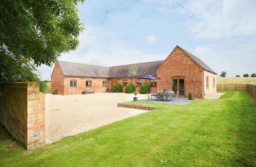 Long Itchington Casa | Furlong Barn is a beautiful property in a stunning, secluded position.