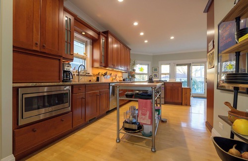Old Irving Park Casa | Furnished 2-Bed, 1.5-Bath Home – Old Irving Park – Perfect for Longer Stays!
