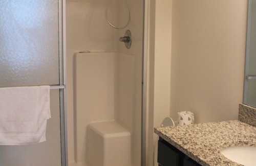 Keene - Military Road Apartamento | Furnished 2-bedroom apartment on the Southwest side of Lexington!