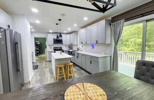 East Stroudsburg Casa | Casa acogedora 2 hab. con oficina, cocina y diversión otoñal en los Poconos