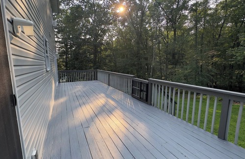 East Stroudsburg Casa | Casa acogedora 2 hab. con oficina, cocina y diversión otoñal en los Poconos