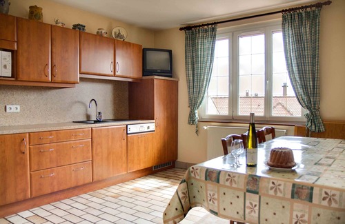 Itterswiller Apartamento | Casa rural en casa alsaciana de entramado de madera, 7 personas, en viñedo