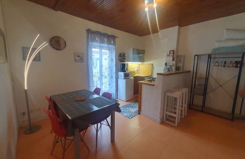 Nyons Apartamento | NUEVO apartamento amueblado en el centro de la ciudad 4 personas