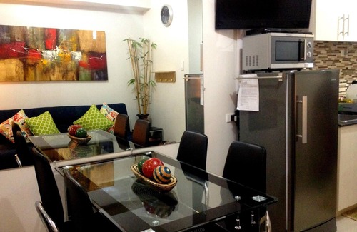 Barangay 76 Condominio | Condominio amueblado en el mar Residences Across Mall of Asia con cable y Wi-Fi
