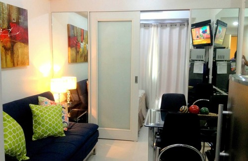 Barangay 76 Condominio | Condominio amueblado en el mar Residences Across Mall of Asia con cable y Wi-Fi